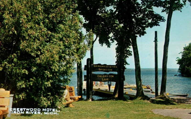 Crestwood Motel - Vintage Postcard (newer photo)